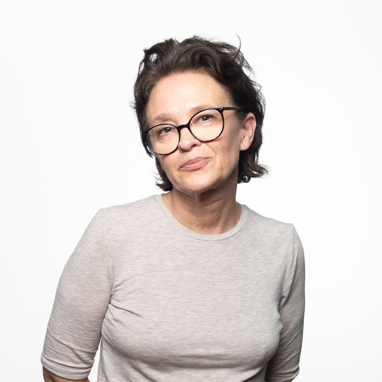 Silvia, Anmeldung